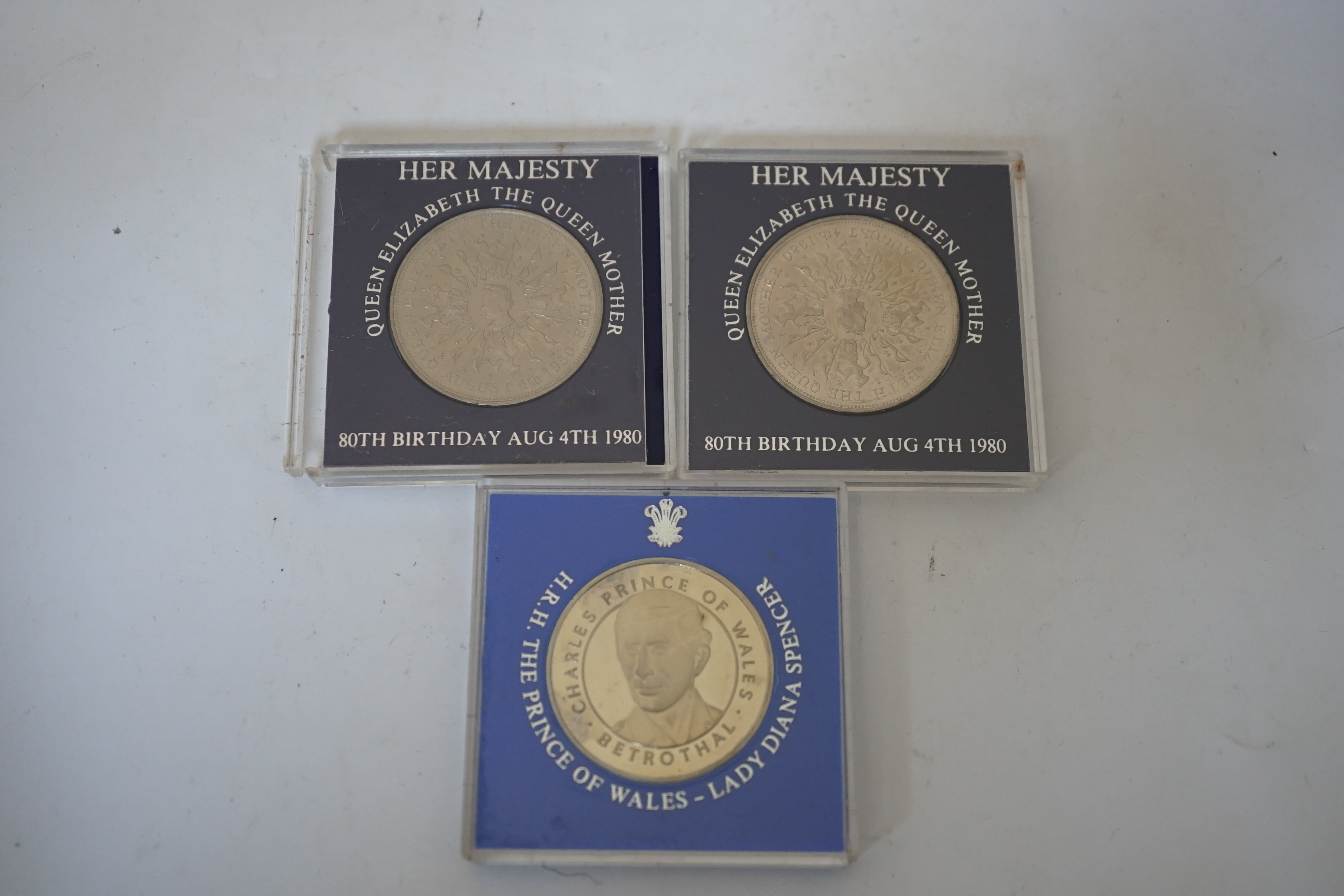 British and World commemorative coins and medals, issued by Birmingham, Pobjoy and Franklin mints, including Charles and Lady Diana silver medals, two Republic of Malta decimal proof sets for 1980, Queen Mother sterling
